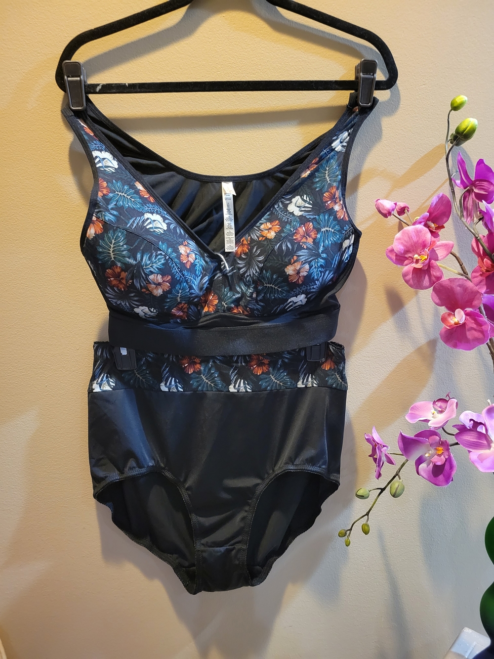 Rhonda Shear Black Floral Bra and Pantie